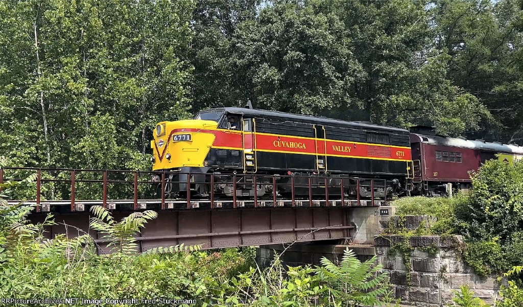 CVSR 6771 takes the train across Furnace Run,